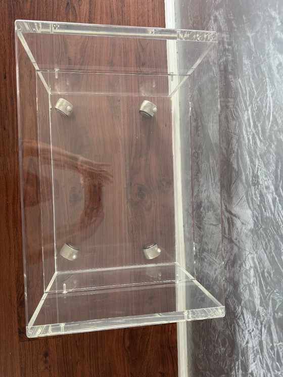 Image 1 of 1 Table d'appoint à roulettes en plexiglas acrylique