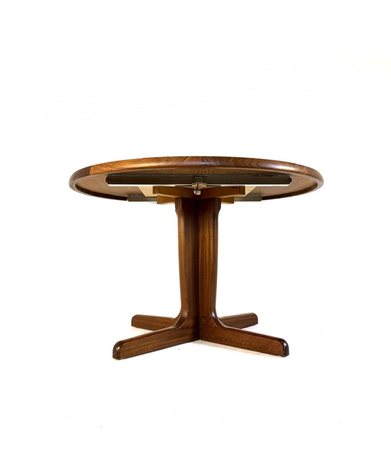 Image 1 of Vintage verlengbare Deense teakhouten eettafel ‘60