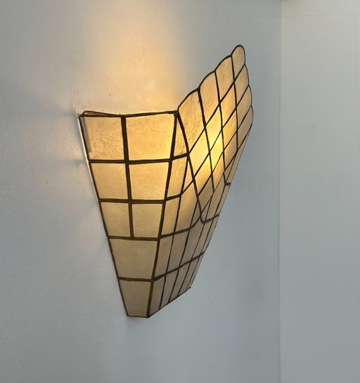 Lámpara de pared de nácar y latón, Francia, 1970