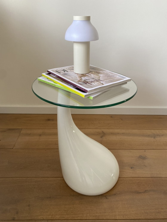 Moderne Space Age Design Bijzettafel – Hoogglans Wit & Glas – Plastic (photo 8 of 9)