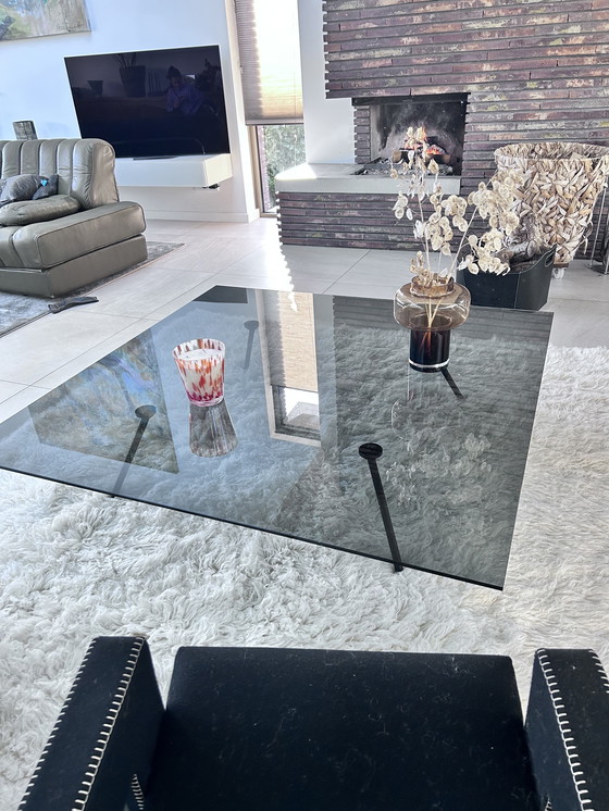 Image 1 of Coffee table Beek 140x140 glass