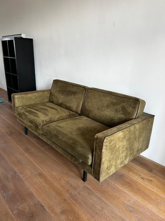 Sofá verde de 2,5 plazas con diseño industrial. – Sofás (Couches), Textile (photo 4 of 6)