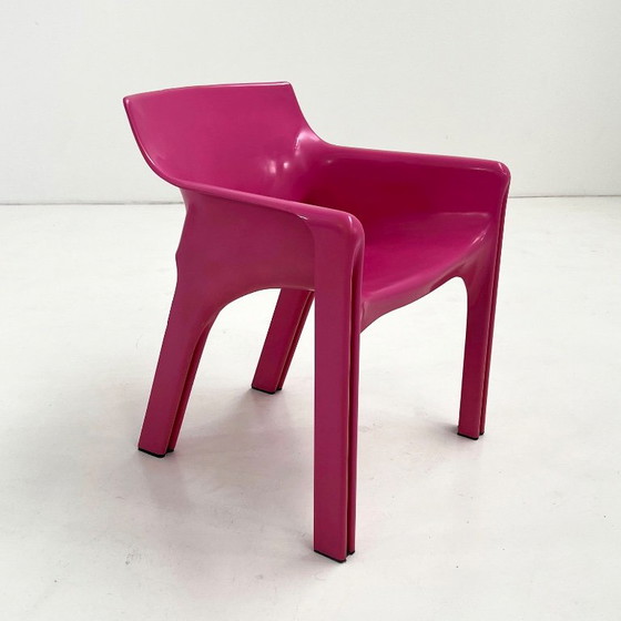 Fauteuil Rose Gaudi par Vico Magistretti pour Artemide, 1984 – Plastic (photo 8 of 10)