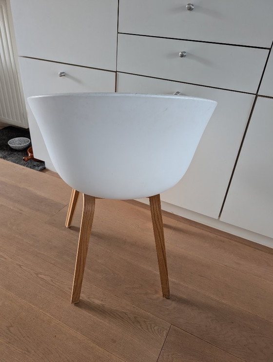 Image 1 of HAY Sobre una silla (AAC).