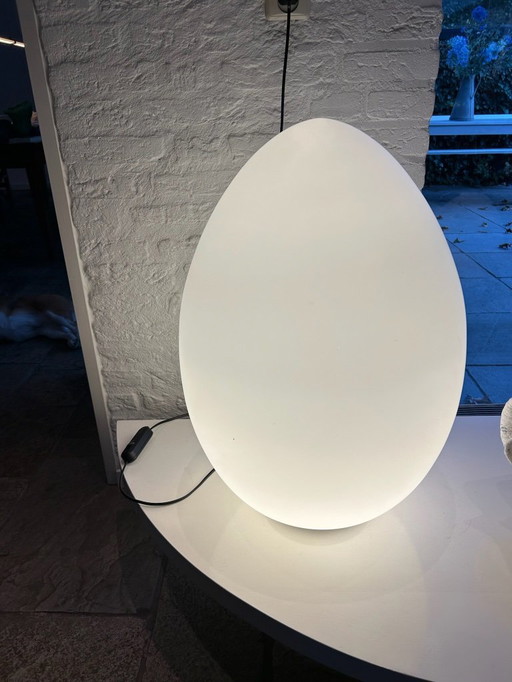 Vintage Opal Egg-shaped Murano glass lamp