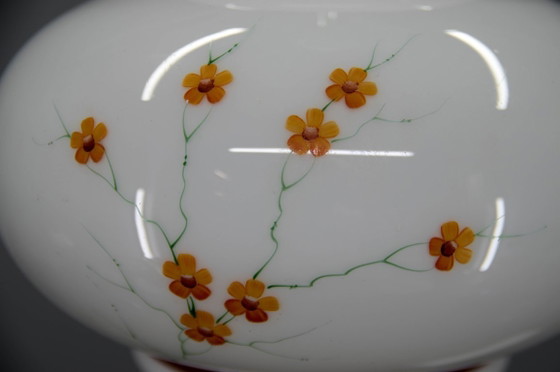 Image 1 of Hanglamp van melkglas, handbeschilderd, uit de jaren 70, vintage stijl uit het midden van de 20e eeuw.