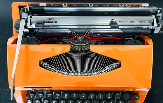 Orange Adler Contessa de Luxe Typewriter – Decorative Objects, Metal, Plastic (photo 9 of 15)