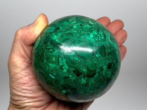 90mm Polished Malachite Sphere: Superior Quality