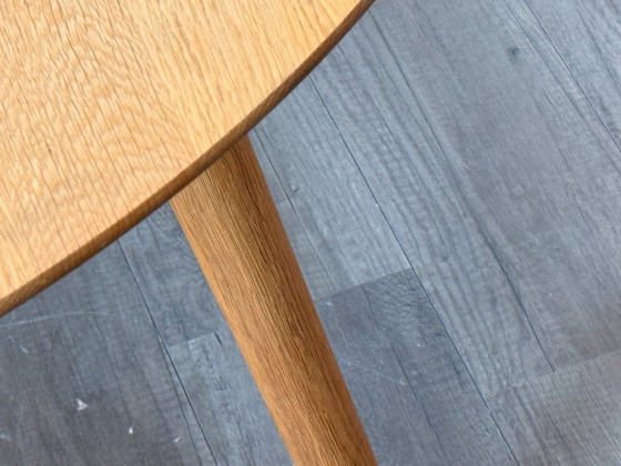 Via Copenhagen Eat Solid Round - bois | Design Danois, Tables de salle à manger, Marron (photo 6 sur 7)
