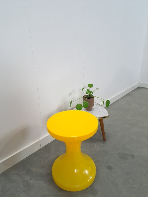 Image 1 of Sgabello di plastica giallo Germania