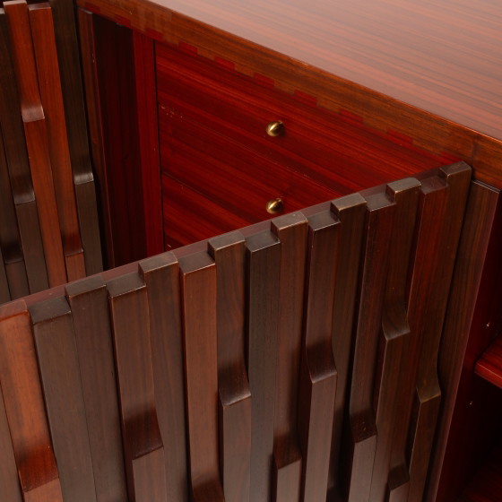 Luciano Frigerio Brutalist Padouk Hout Gaetano Dressoir voor Frigerio di Desio – Brass (photo 9 of 24)