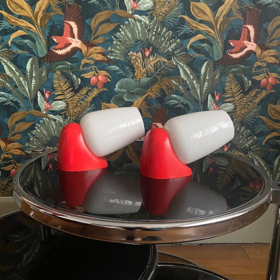 Image 1 of Paar vintage wandlampen in wit opaalglas en kunststof