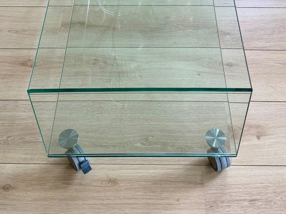 Image 1 of Couchtisch aus Glas auf Rollen