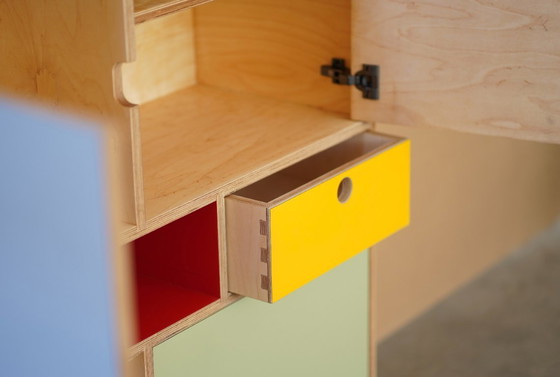Image 1 of Berken kast met HPL laminaat berken. (prototype show model)