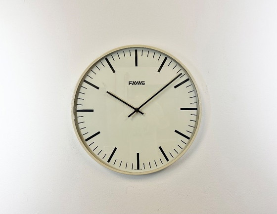 Image 1 of Horloge murale vintage suisse beige de Favag, années 1970