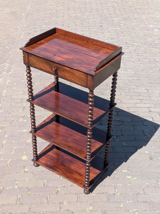 Antico mobiletto vittoriano a 4 livelli con portabobine e decorazioni tornite / Etagère – boekenkasten, Wood
