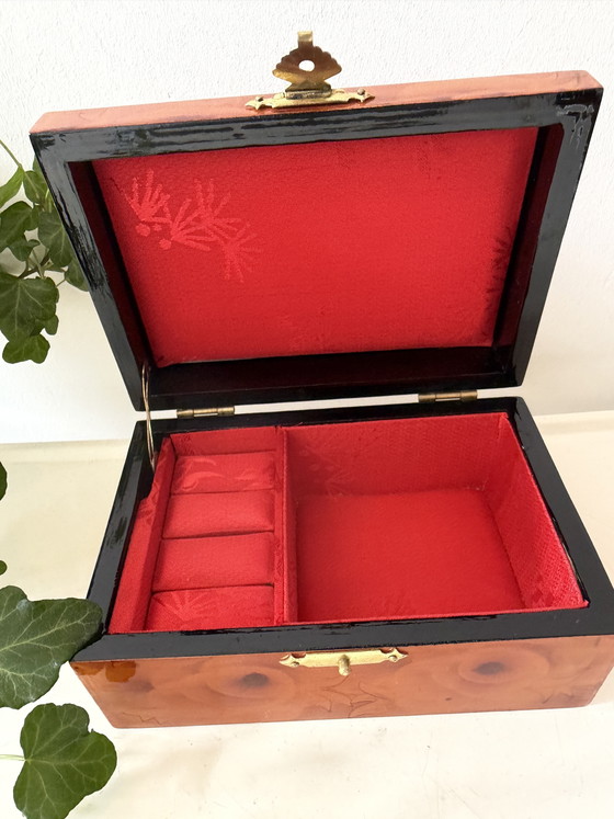 Image 1 of Joyero de madera antiguo