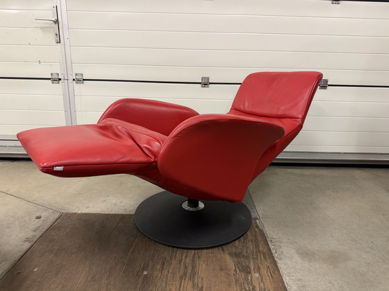 Image 1 of Poltrona reclinabile Jori Symphony Konia in pelle rossa, taglia Mini, modello Mono-move, recentissima.
