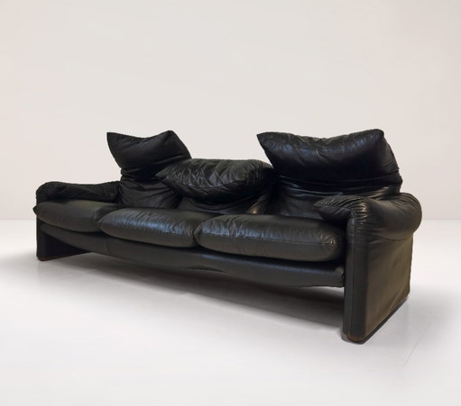 Vintage maralunga sofa