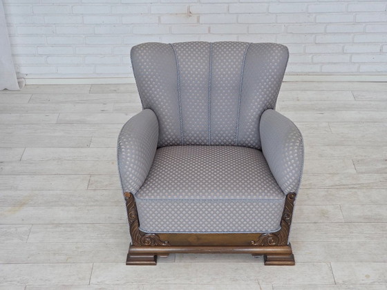 Image 1 of Deense fauteuil uit de jaren 50, meubelstof, gesneden eikenhout.