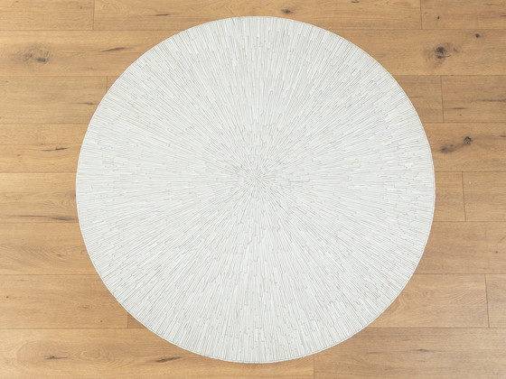 Image 1 of Mesa de centro de mosaico con pie de tulipán