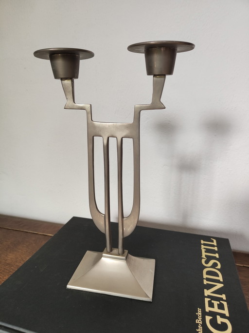 Geometrischer Art-Deco-Kerzenständer