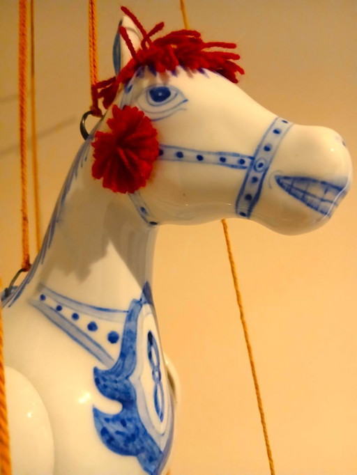 Cavallo fantoccio, terracotta dipinta a mano