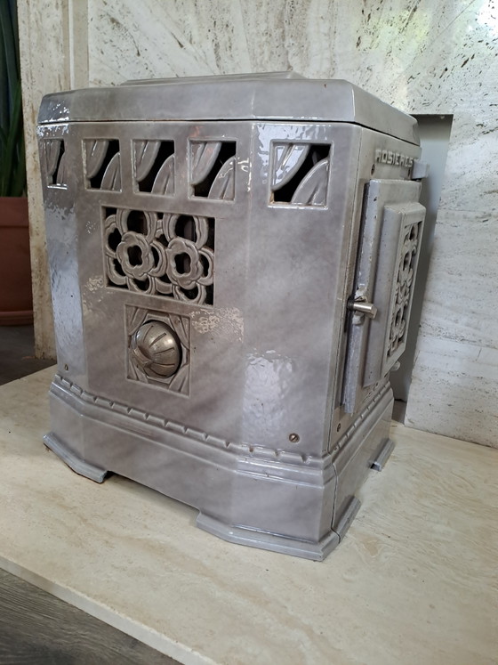 Image 1 of Stove