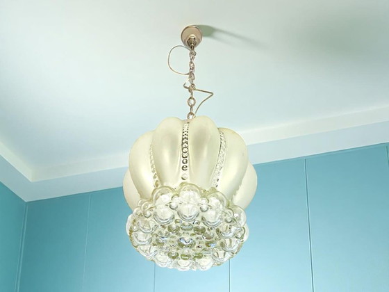 Image 1 of Große Mid-Century Modern Hängelampe aus mattiertem Glas, 1960er Jahre