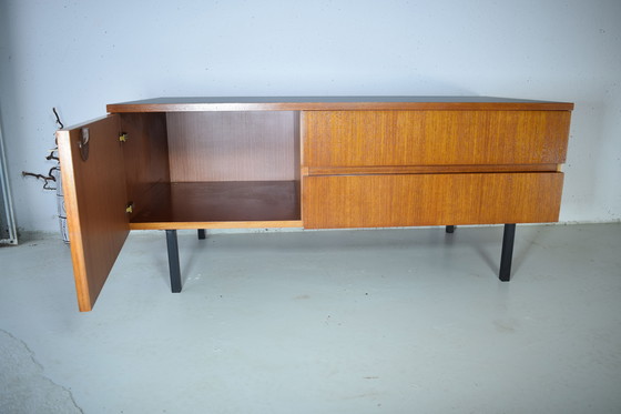 Image 1 of Buffet bas vintage en teck des années 1960, style milieu du siècle