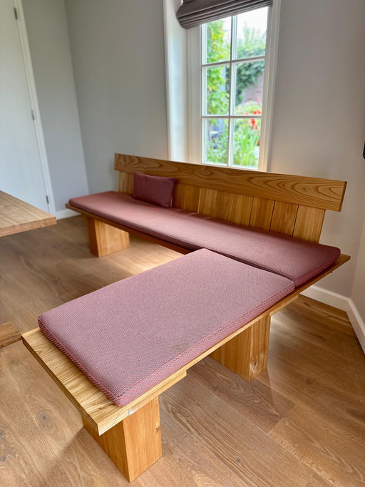 Handgemaakte hoekbank met tafel