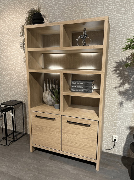 Hammington Mountain Schrank - 2D+6OV *