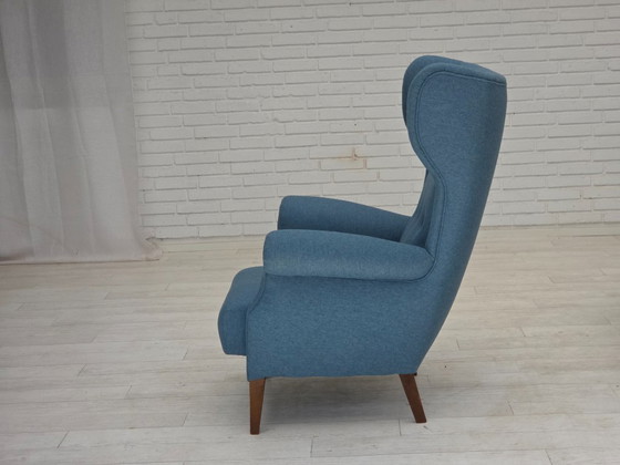 Image 1 of Años 60, diseño danés de Fritz Hansen, sillón retapizado con taburete, modelo 8023.