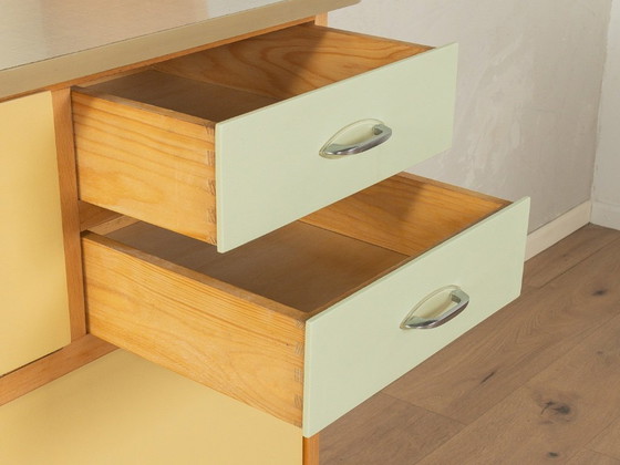 Image 1 of Charmant keukenkastje uit de jaren 50, vintage.