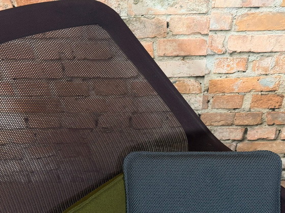 Vitra Slow Chair + Ottoman – Chairs and lounge chairs, Metal, Textile (photo 10 of 13)