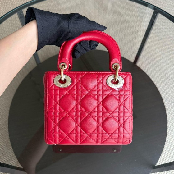 Image 1 of DIOR LADY MINI - PELLE DI AGNELLO CANNAGE ROSSO, DETTAGLI ORO, CINTURINO REGOLABILE
