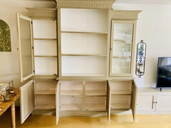 Image 1 of Ampio mobile modulare per soggiorno: libreria, vetrina e mobile TV in stile country chic.