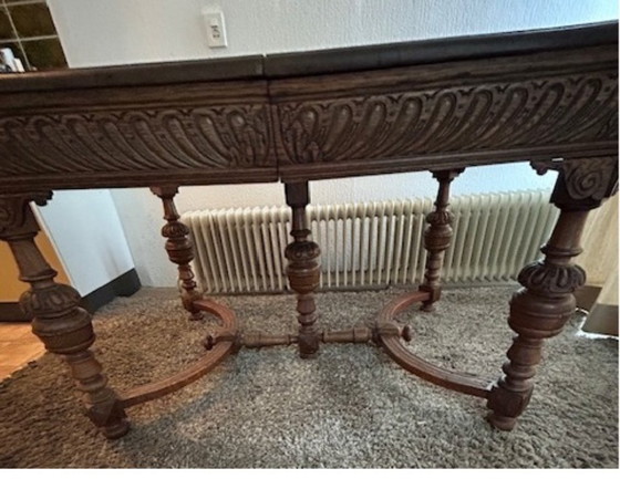 Image 1 of Table de salle à manger Malines style Renaissance avec quatre têtes de lion