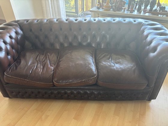 Bellissima Chesterfield originale di Spring Vale – Springvale, Divani 2 posti, Leather, Wood (photo 4 of 6)