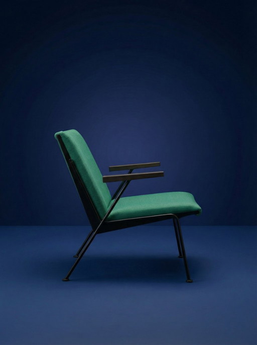 Fauteuil « Oasis » Wim Rietveld – Ahrend De Cirkel - À partir de 800 €, pour – Metal