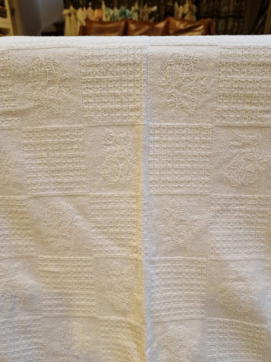 Image 1 of Nappe à motifs tissés