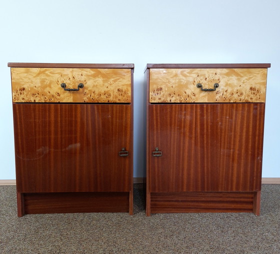 Image 1 of Set vintage di 2 comodini, comodino portaoggetti, comodino retrò, tavolini portaoggetti, comodini in legno,