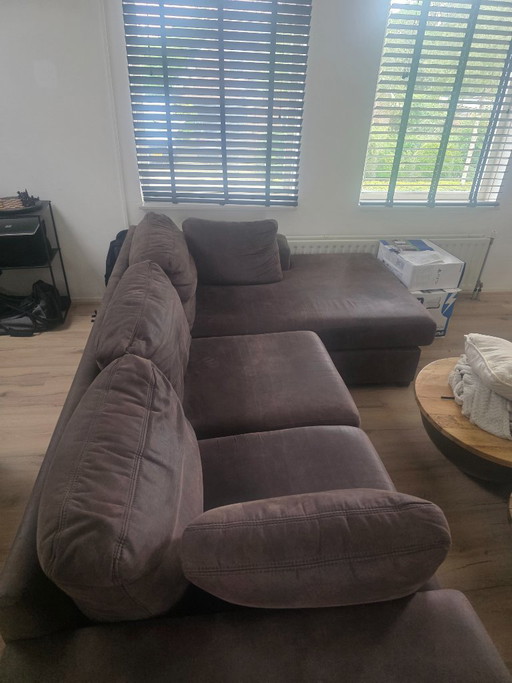 Mooie Bruine Bank Met 2 Extra Sierkussens – hoekbanken, Textile