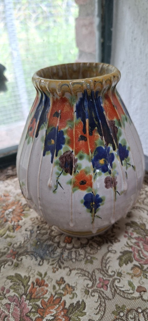 Wunderschöne handbemalte Fayence-Vase der Töpferei Ancoma (Teil von Royal Zuid) aus Gouda