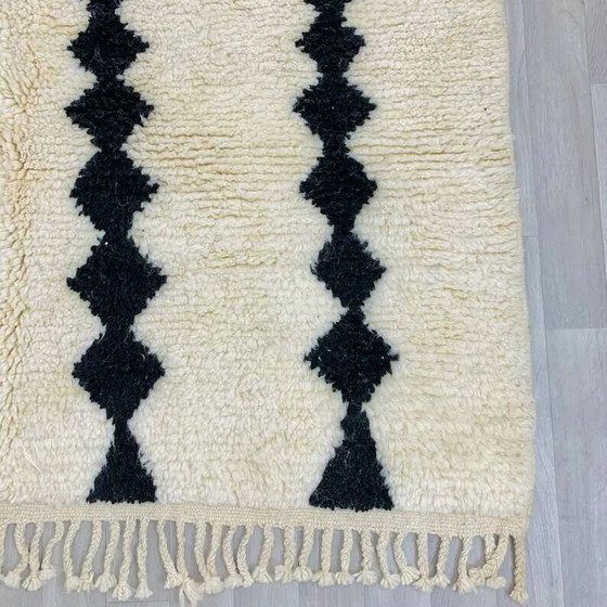 Handgefertigter marokkanischer Teppich aus Wolle 250cm x 150cm – Teppiche & Läufer, Wool, Modern (photo 5 of 9)