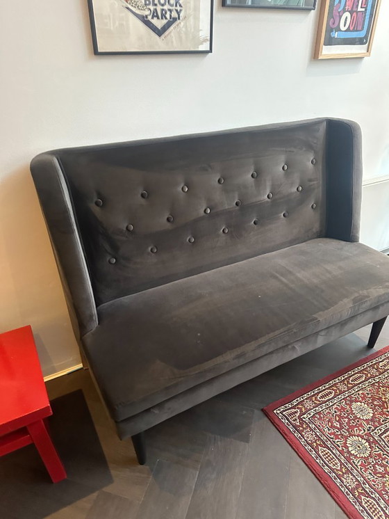 Image 1 of Hochlehnendes Samtsofa