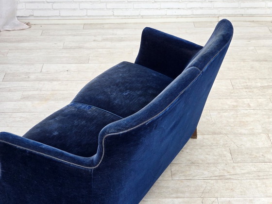 1960s, Danish 2-seater sofa. Dark blue furniture velour. – 2 seaters, Velvet, Wood (photo 11 of 12)