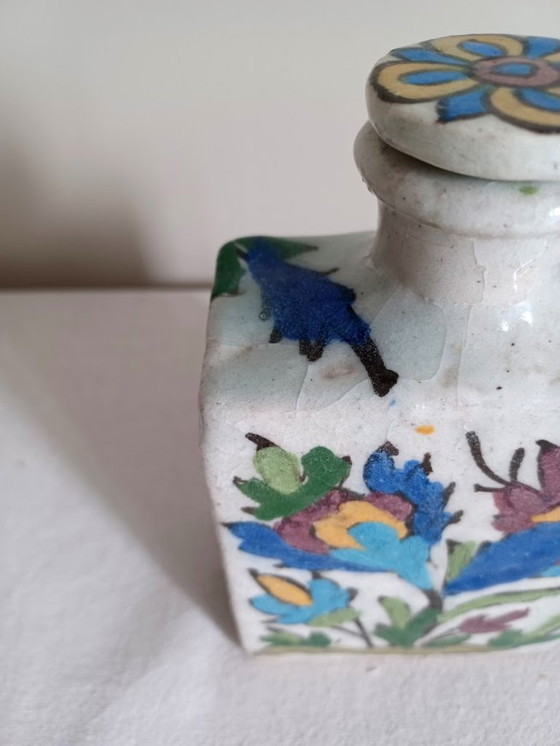 Image 1 of Antike persische Qajar-Keramikflasche mit Stöpsel – 19. Jahrhundert – Iznik-Stil