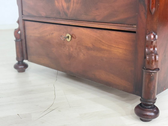 Image 1 of Preciosa cómoda Luis Felipe / mueble antiguo / lavabo