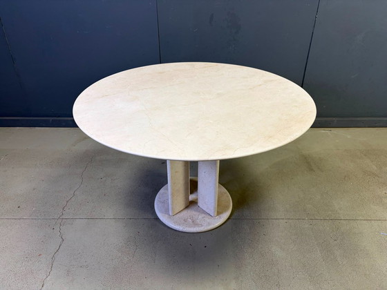Mesa de comedor redonda francesa de travertino, década de 1970. – Mesas de comedor, Stone (photo 10 of 10)